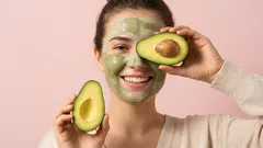 Maschere viso fatte in casa per l'uso quotidiano: 5 ricette che funzionano davvero